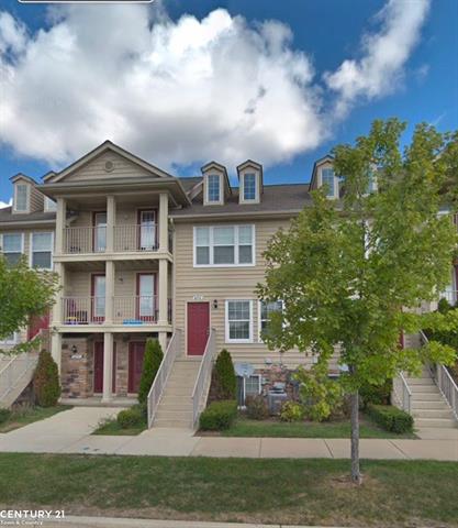 front view picture of 668 Lydia Ln, Pontiac, MI. 48341