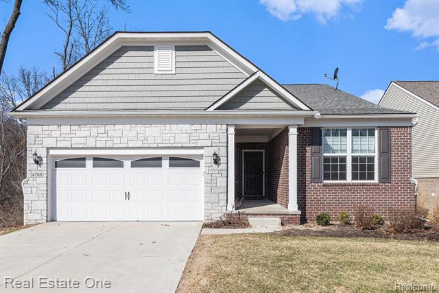front view picture of 4768 W Preserve Ct, West Bloomfield, MI. 48323