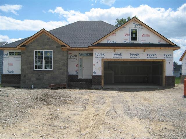 front view picture of 7931 Jordan Dr, Waterford, MI. 48327