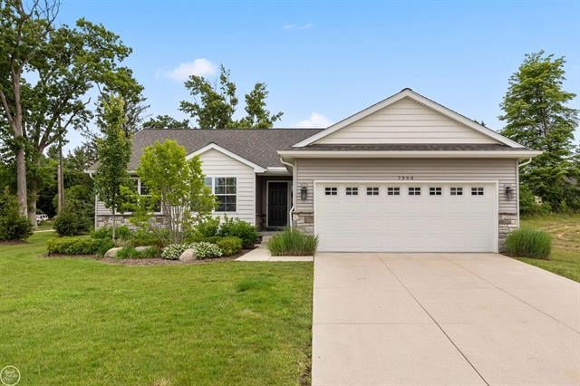 front view picture of 7990 Jordan Dr, Waterford, MI. 48327