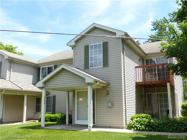 front view picture of 5026 Amhurst Ct, Waterford, MI. 48327