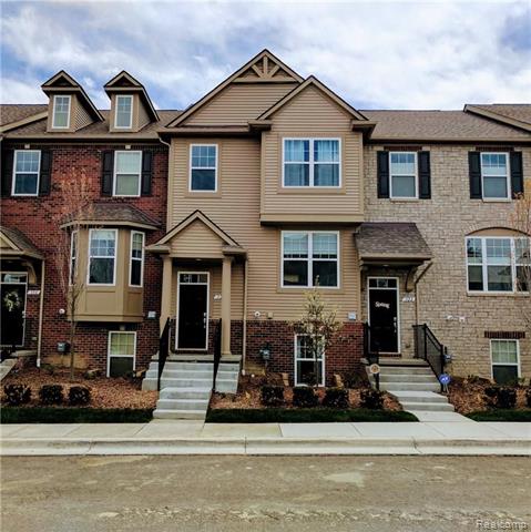 front view picture of 2860 Glenbar Cir, Rochester, MI. 48307