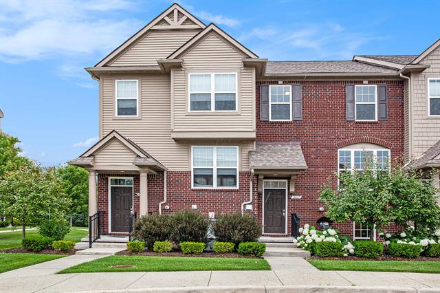 front view picture of 2817 Hartwick Dr, Rochester, MI. 48307