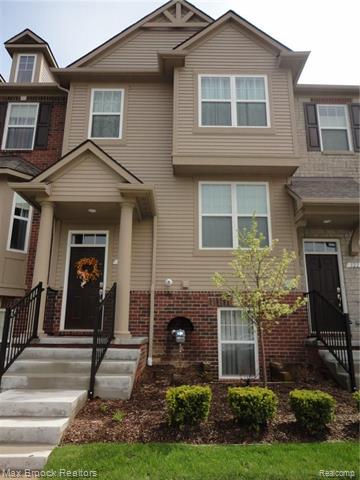 front view picture of 326 Glenhurst Blvd, Rochester, MI. 48307
