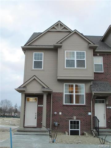 front view picture of 2690 Helmsdale Cir, Rochester, MI. 48307