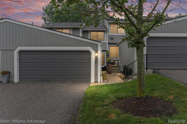 front view picture of 1080 Washington Cir, Northville, MI. 48167