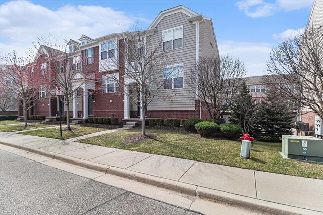 front view picture of 27971 Middleton Dr, Novi, MI. 48377