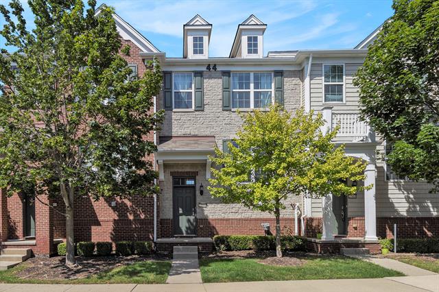 front view picture of 27912 Middleton Dr, Novi, MI. 48377