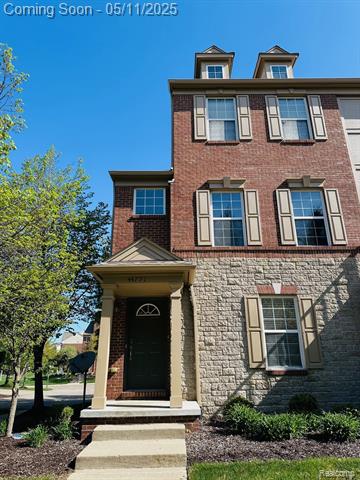 front view picture of 44771 Ellery Ln, Novi, MI. 48377