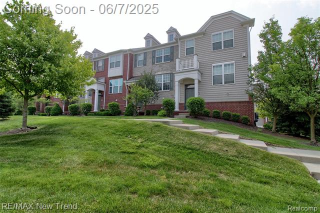 front view picture of 44509 Ellery Ln, Novi, MI. 48377