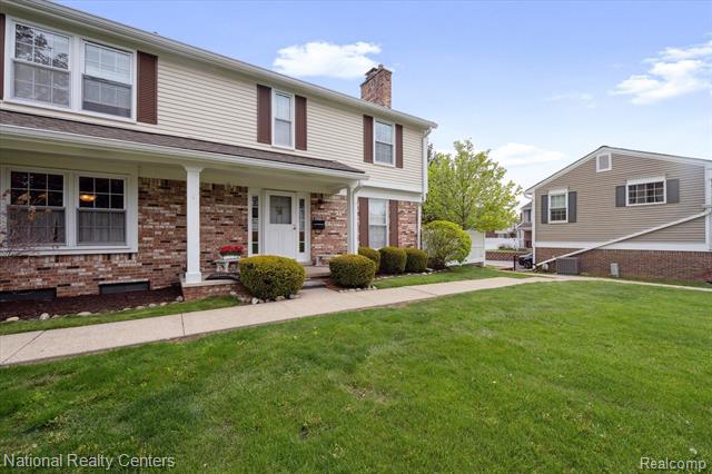 front view picture of 21336 Glen Haven Cir E, Northville, MI. 48167