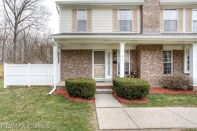 front view picture of 42140 Pellston Dr, Northville, MI. 48167