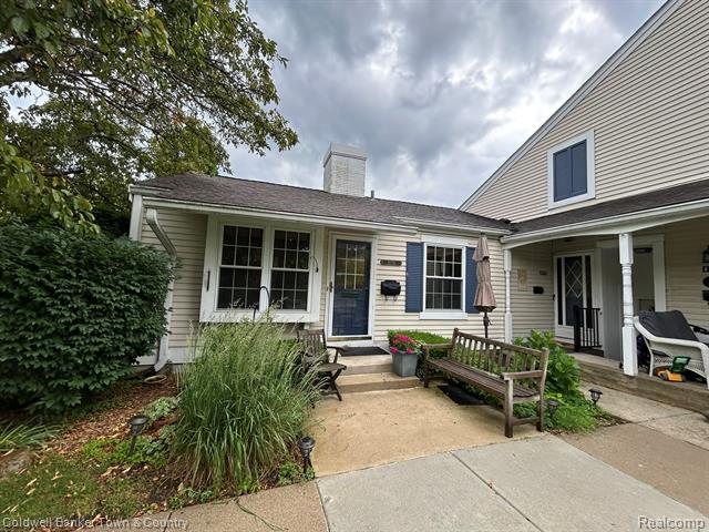 front view picture of 41781 Onaway Dr, Northville, MI. 48167