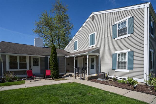 front view picture of 41749 Onaway Dr, Northville, MI. 48167