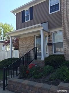 front view picture of 20832 Glen Haven Cir E, Northville, MI. 48167