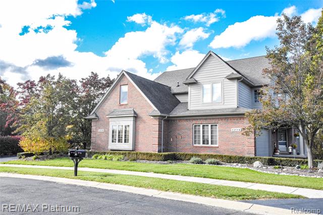 front view picture of 1198 Alissa Marie Dr, Highland, MI. 48357