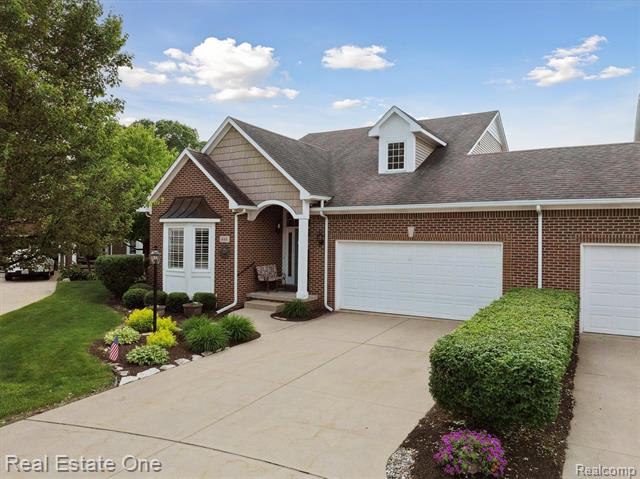 front view picture of 446 Delmar Ct, Highland, MI. 48357