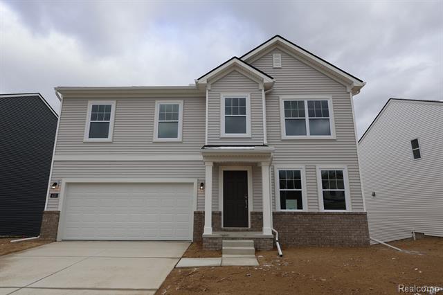 front view picture of 420 Hidden River West, Holly, MI. 48442