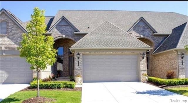 front view picture of 5612 Knob Hill Cir, Clarkston, MI. 48348
