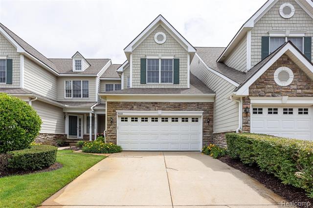 front view picture of 26448 Island Lake Dr, Novi, MI. 48374