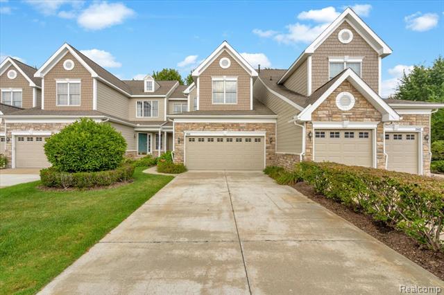 front view picture of 26414 Fieldstone Dr, Novi, MI. 48374