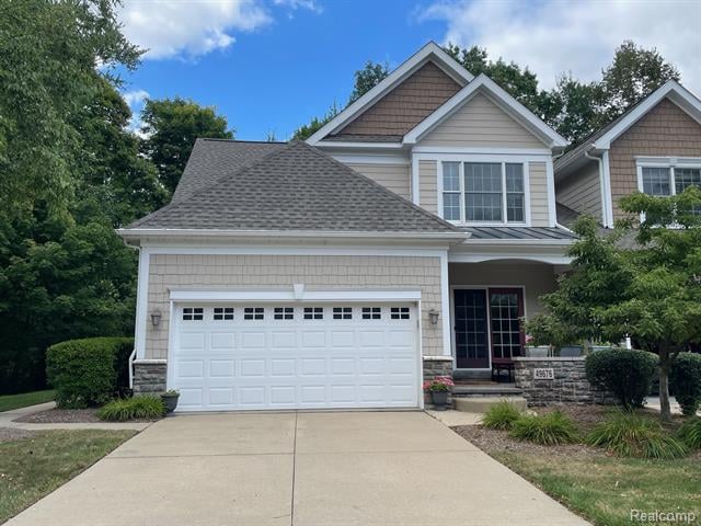 front view picture of 49676 Timber Trl, Novi, MI. 48374