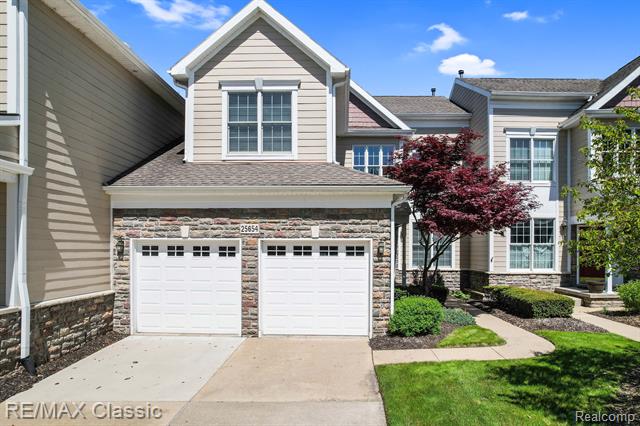 front view picture of 25654 Island Lake Dr, Novi, MI. 48374