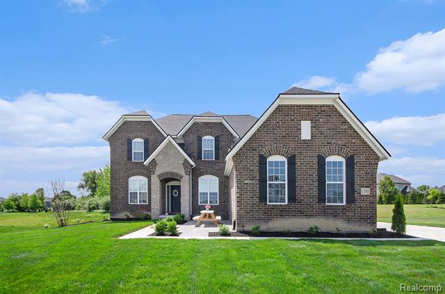 front view picture of 1105 Lindenhill Ln, Oakland, MI. 48363