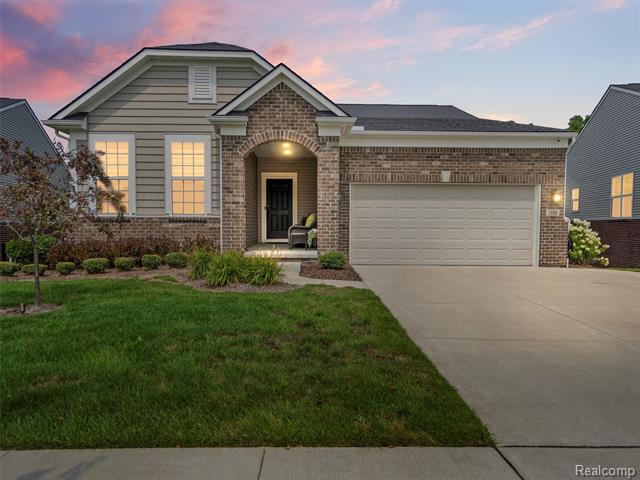 front view picture of 1190 Lark St, Lake Orion, MI. 48360