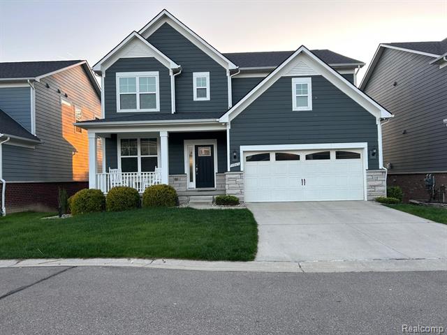 front view picture of 31065 Tremont Ln, Franklin, MI. 48025