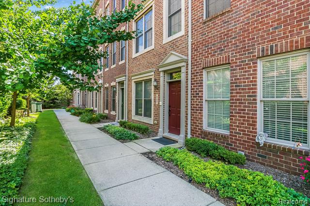 front view picture of 548 Graten St, Birmingham, MI. 48009