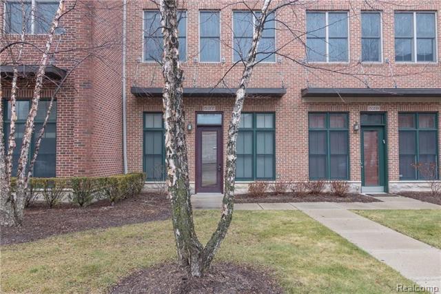 front view picture of 527 Lewis St, Birmingham, MI. 48009