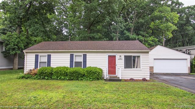 front view picture of 4443 Sedum Glen Dr, Waterford, MI. 48328