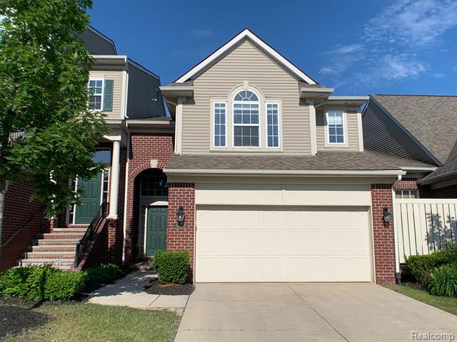 front view picture of 6603 Berry Creek Ln, West Bloomfield, MI. 48322