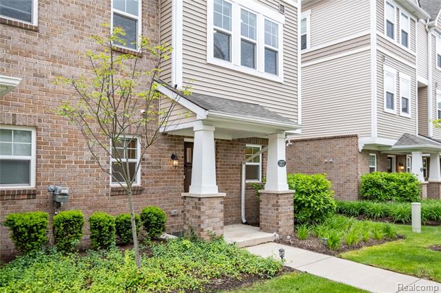 front view picture of 3217 Chambers W, Wixom, MI. 48393
