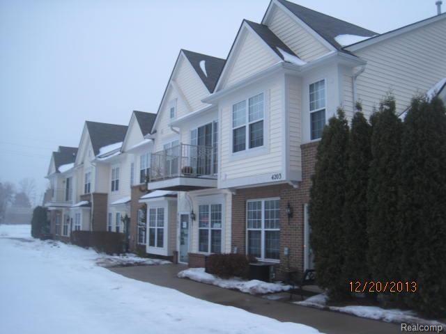 front view picture of 4103 Teal Ln, Walled Lake, MI. 48390