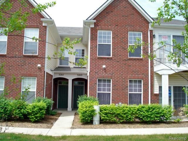 front view picture of 3209 Golden Eye Ln, Walled Lake, MI. 48390