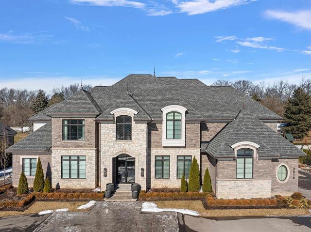 front view picture of 2816 Turtle Grove Ct, Bloomfield Hills, MI. 48302
