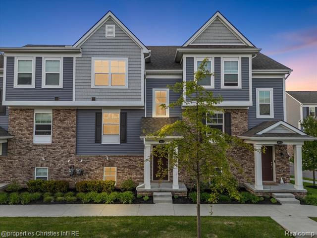front view picture of 4953 Treeside Ln, Troy, MI. 48098
