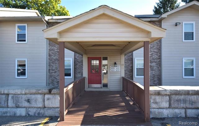 front view picture of 5086 Harbor Oak Dr # 38, Waterford, MI. 48329