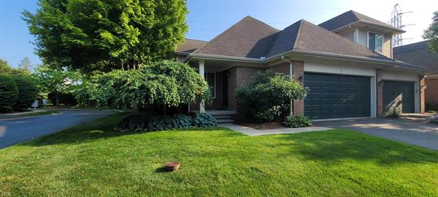 front view picture of 622 Macwilliams Ln, Royal Oak, MI. 48067