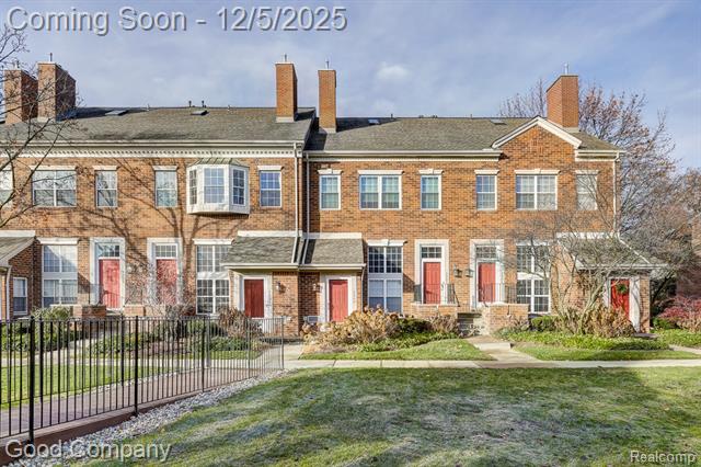 front view picture of 1509 Chesapeake Dr, Royal Oak, MI. 48067