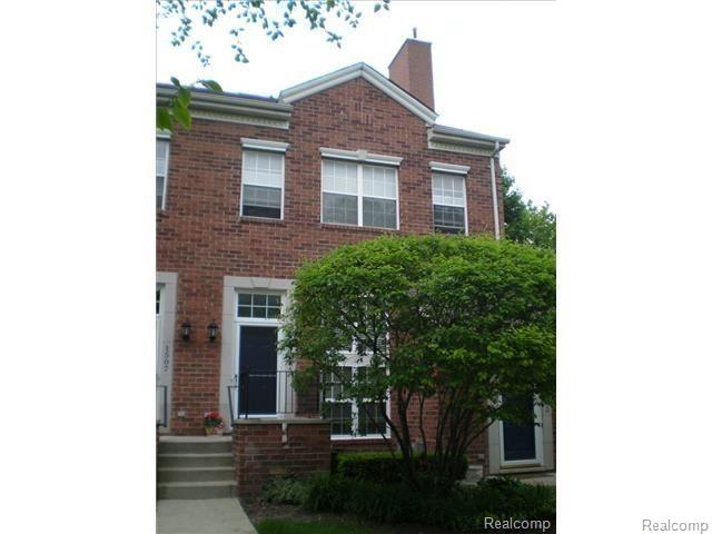 front view picture of 1505 Chesapeake Dr, Royal Oak, MI. 48067