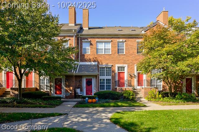 front view picture of 1455 Chesapeake Dr, Royal Oak, MI. 48067