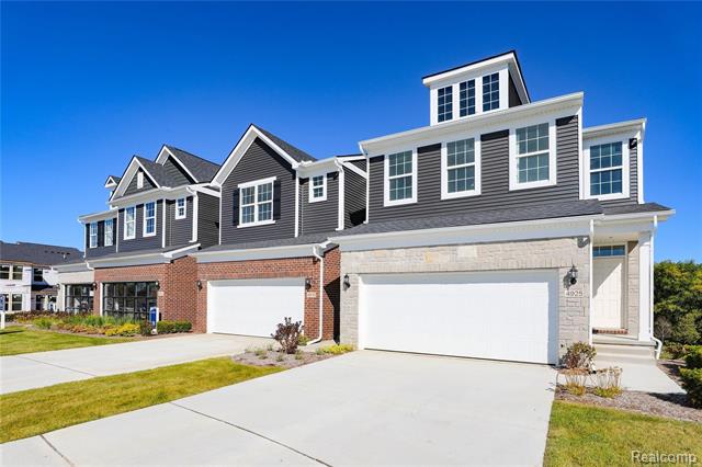 front view picture of 4878 Broomfield Way, Lake Orion, MI. 48359