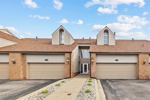 front view picture of 3422 Adams Shore Dr, Waterford, MI. 48329