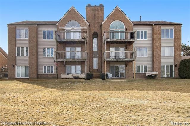 front view picture of 3410 Adams Shore Dr, Waterford, MI. 48329