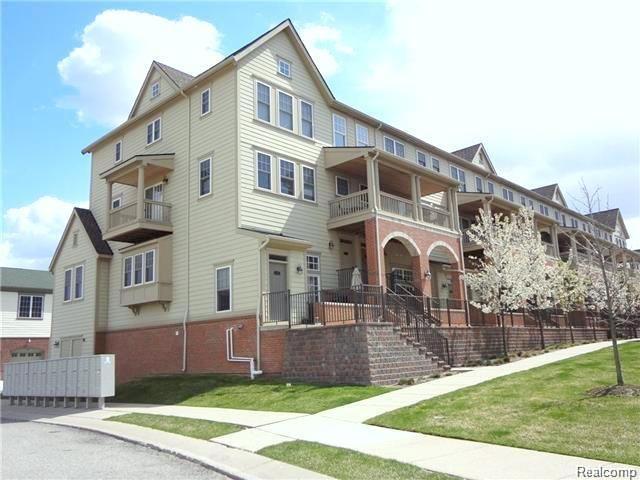 front view picture of 182 Amys Walk, Auburn Hills, MI. 48326