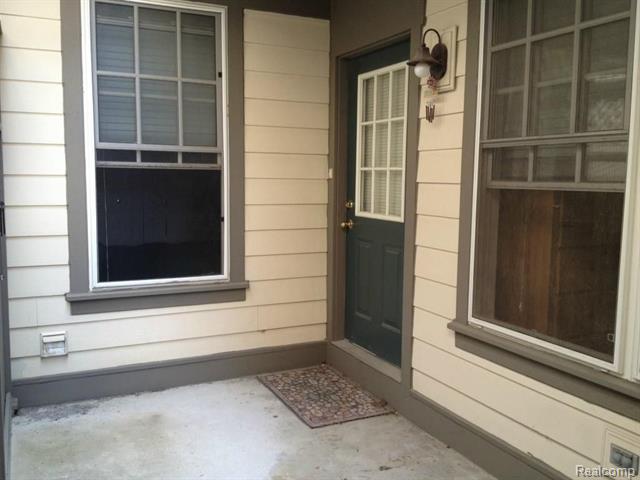 front view picture of 227 Jotham Ave, Auburn Hills, MI. 48326