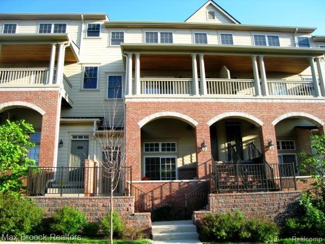 front view picture of 3932 Forester Blvd, Auburn Hills, MI. 48326